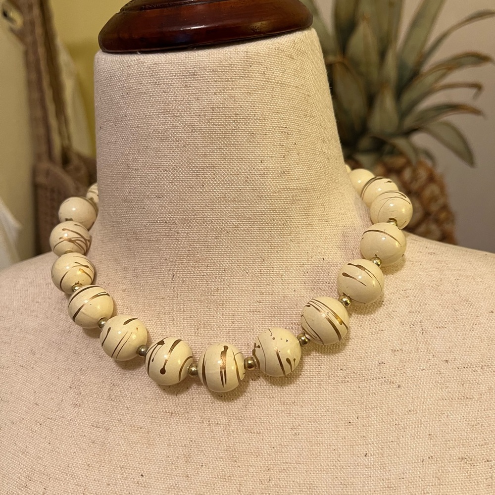 Vintage 90s Cream and Gold Beaded Necklace EUC